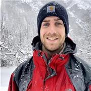 Buenas 
Me llamo Adrián, soy estudiante de Ingeniería de Materiales en Madrid, y doy clases de conversación a italianos